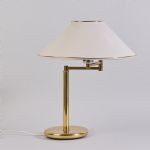 1589 3058 Bordslampa